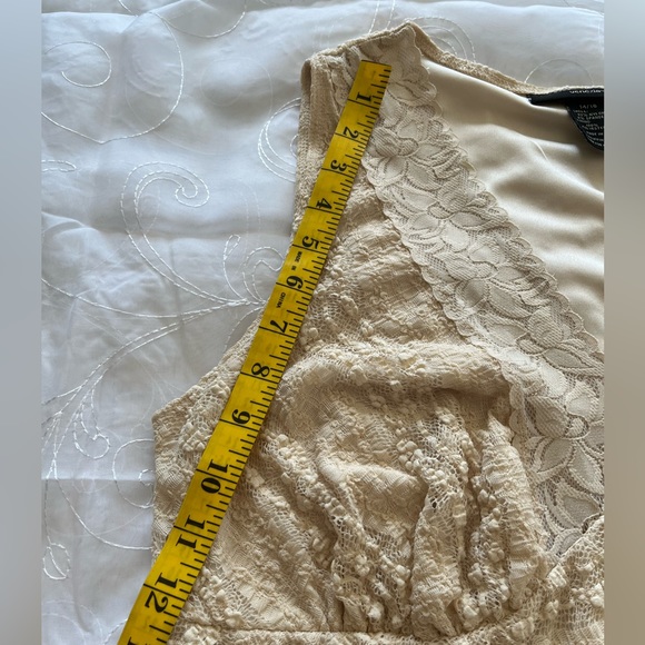 Venezia Cream/Beige Sleeveless Lace Blouse - Picture 9 of 12